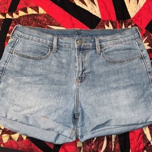 Old Navy Light Wash 3” Jean Shorts